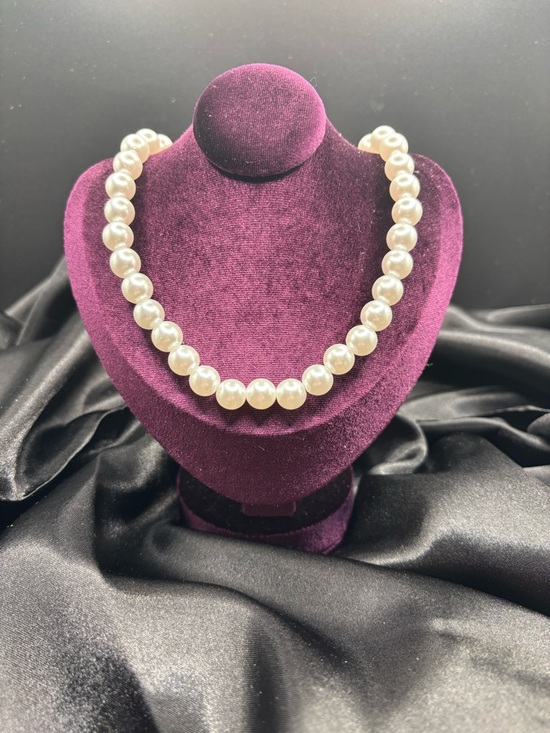 Jewelry - Parisian Style Pearl Chain Necklace Toggle Clasp 18” Minimalist Chic